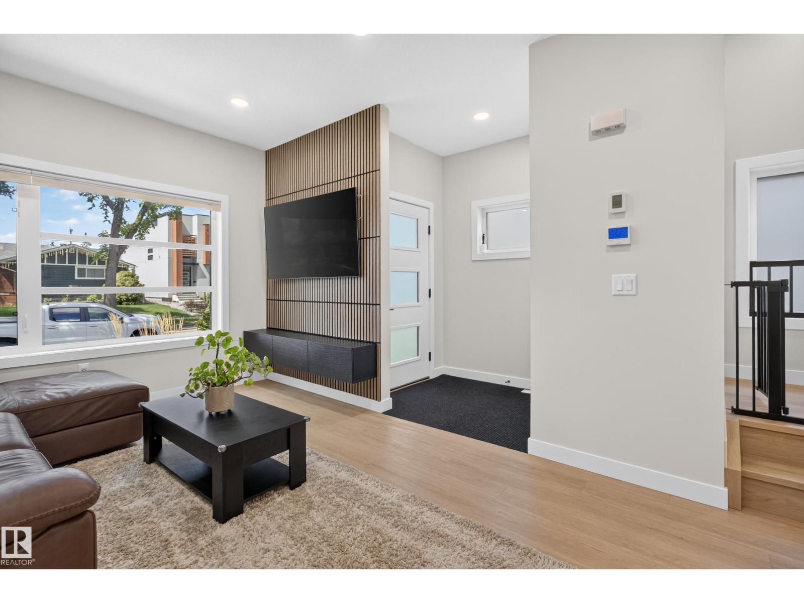 9333 148 ST NW