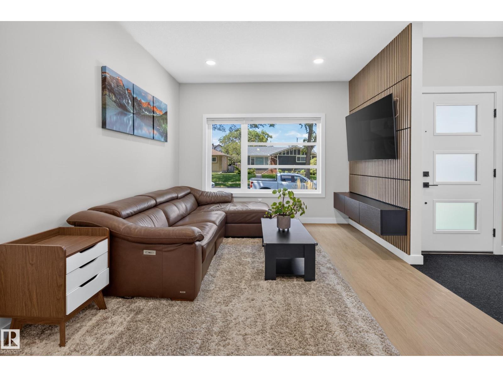 9333 148 ST NW