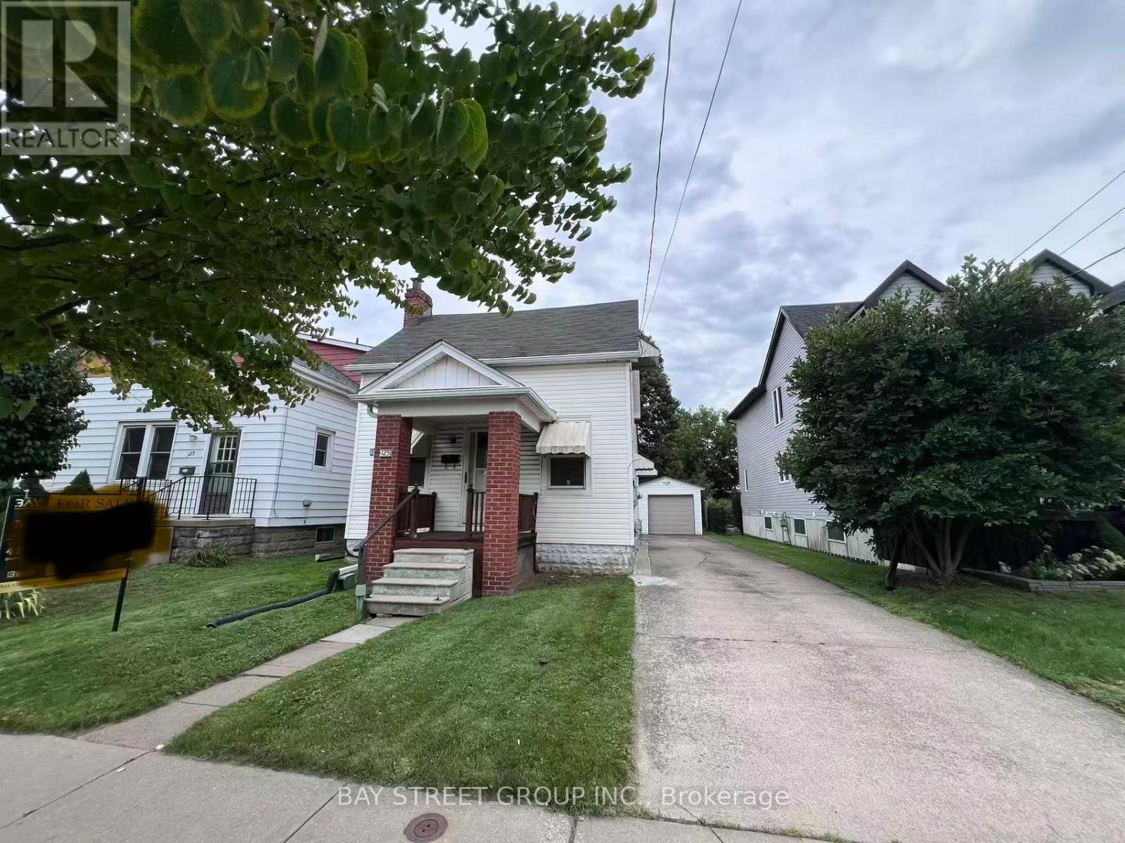 125 BROADWAY AVENUE