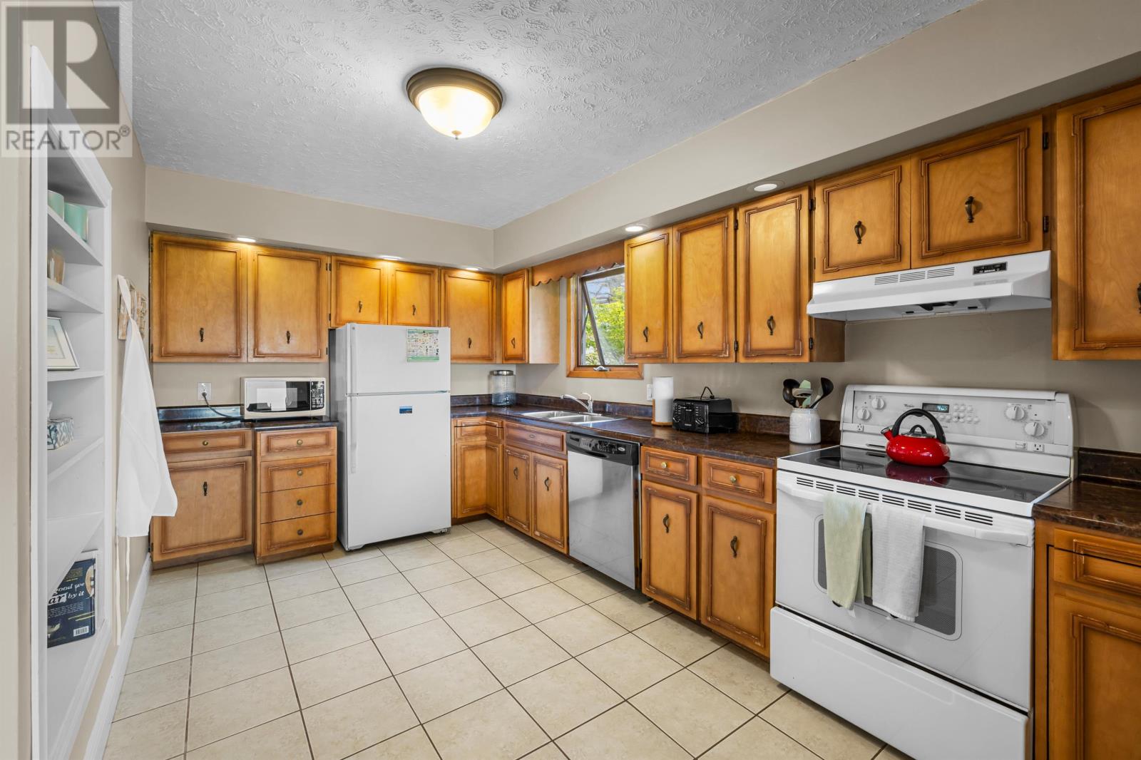 3783 EAST POINT Road - Photo 2