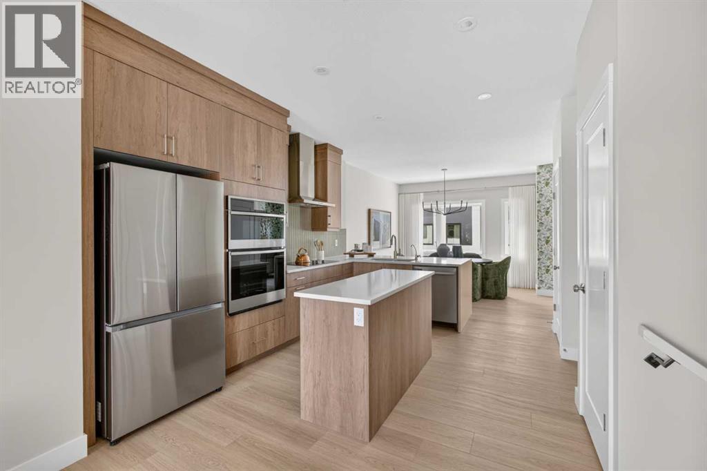 712 Sovereign Common SW