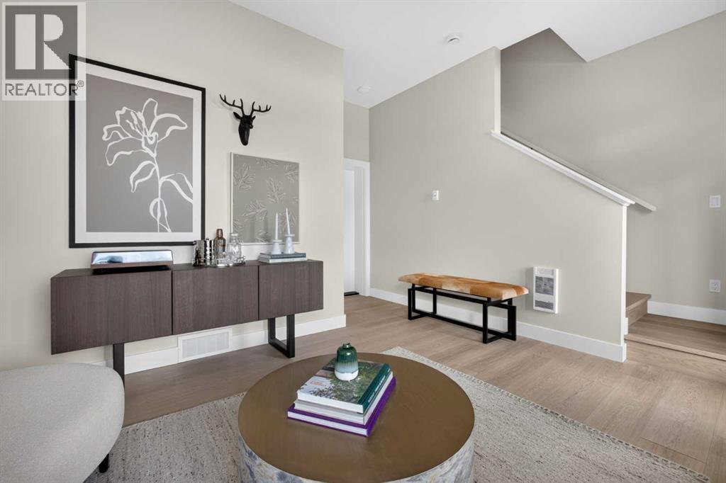 712 Sovereign Common SW