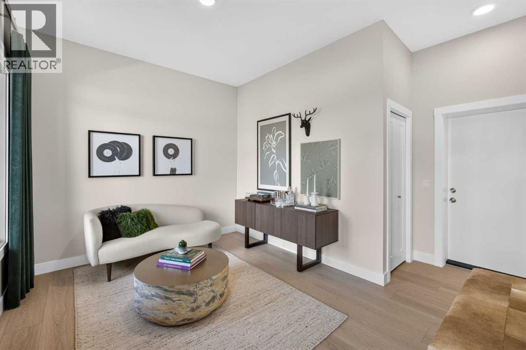 712 Sovereign Common SW