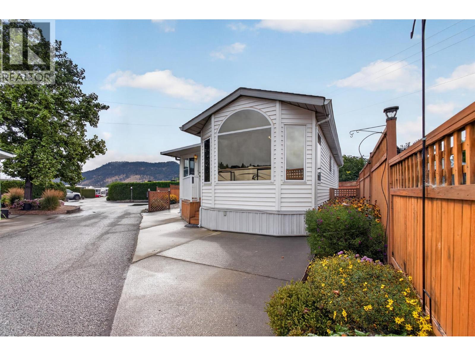 415 Commonwealth Road Unit# 220