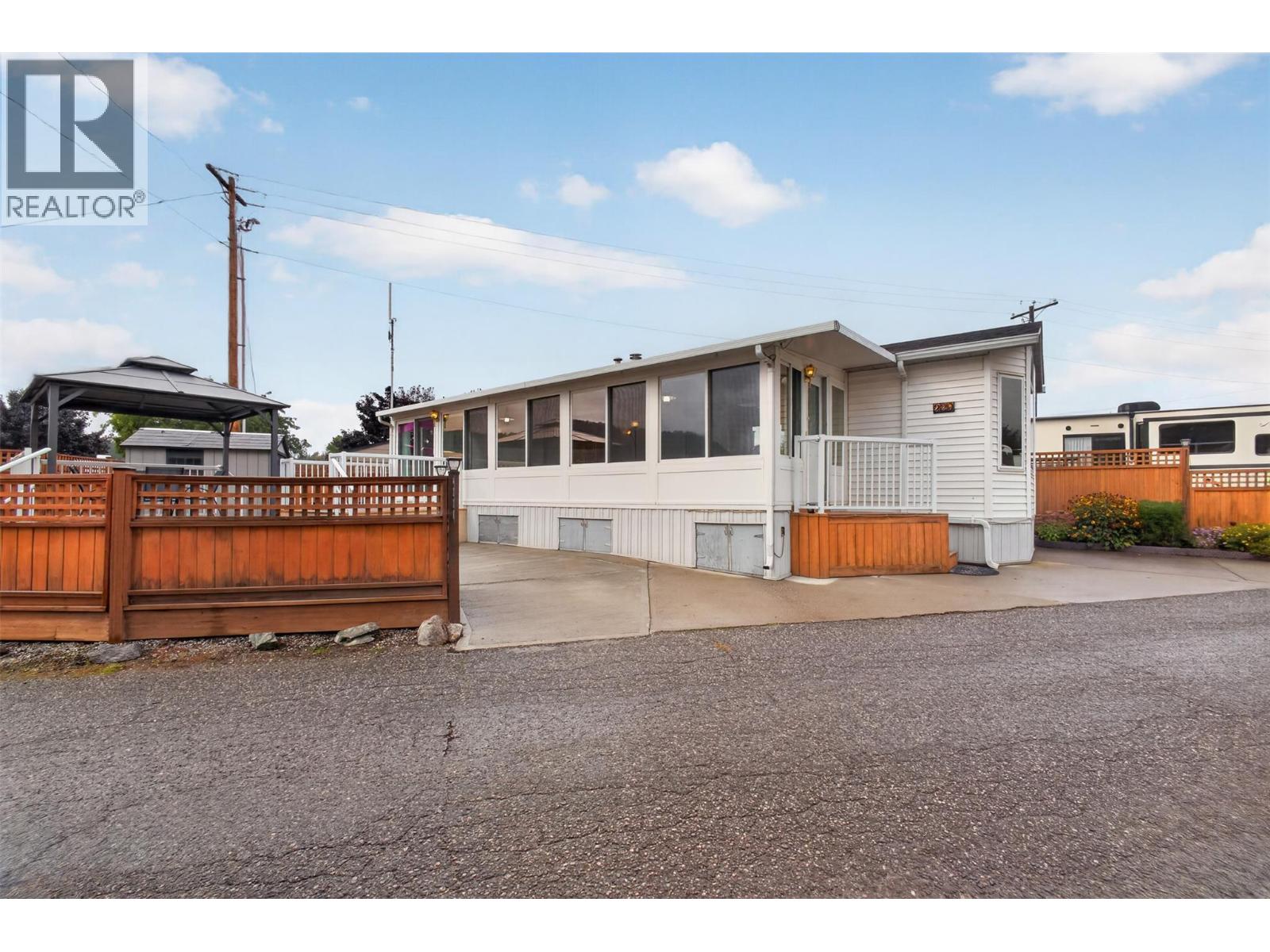 415 Commonwealth Road Unit# 220