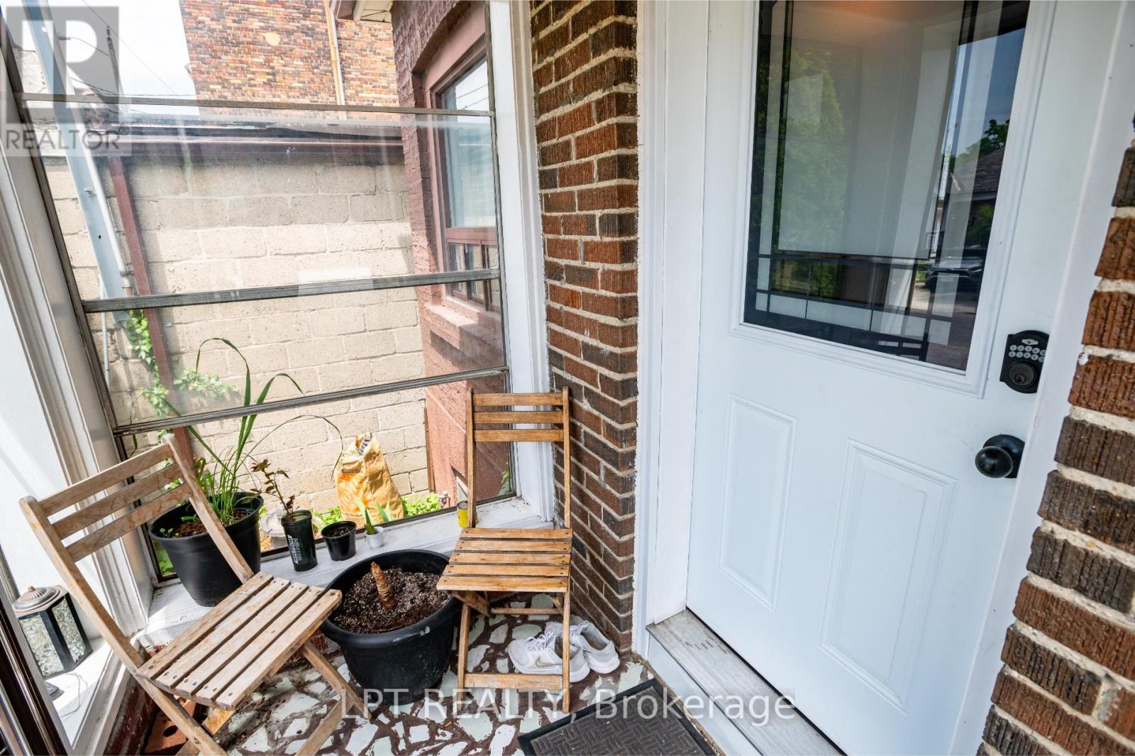 541 VAUGHAN ROAD