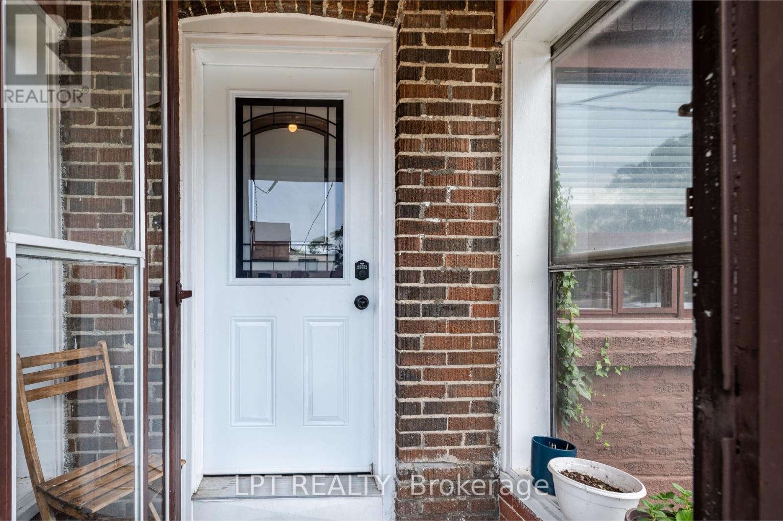 541 VAUGHAN ROAD