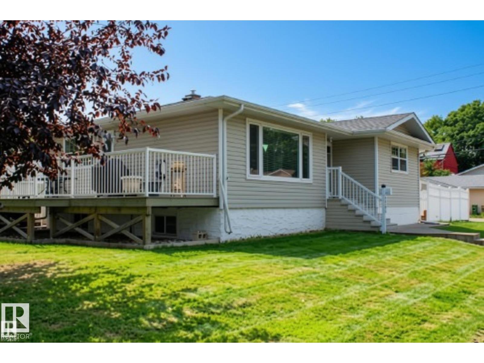 7703 104 AV NW NW