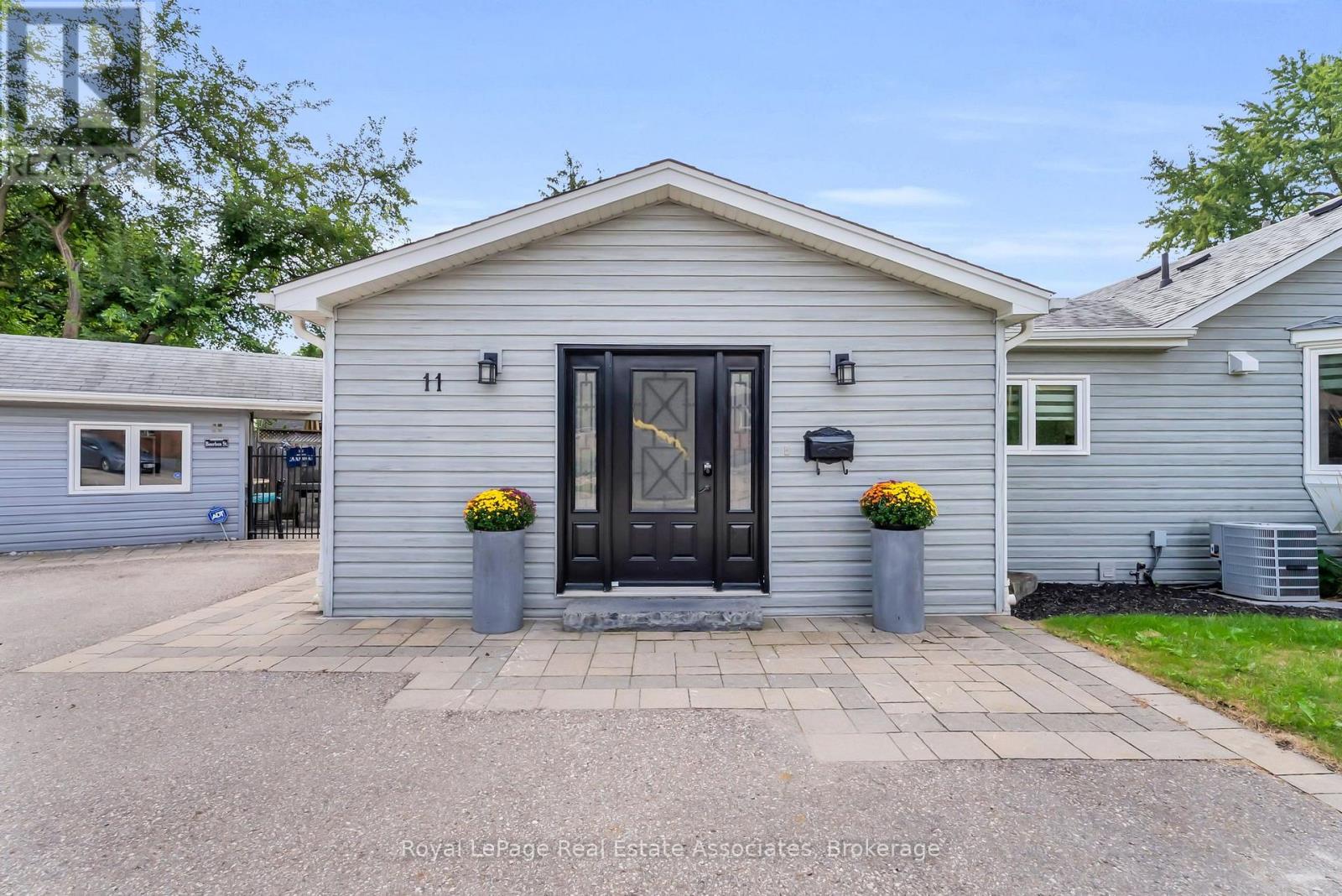 11 CHURCHILL CRESCENT