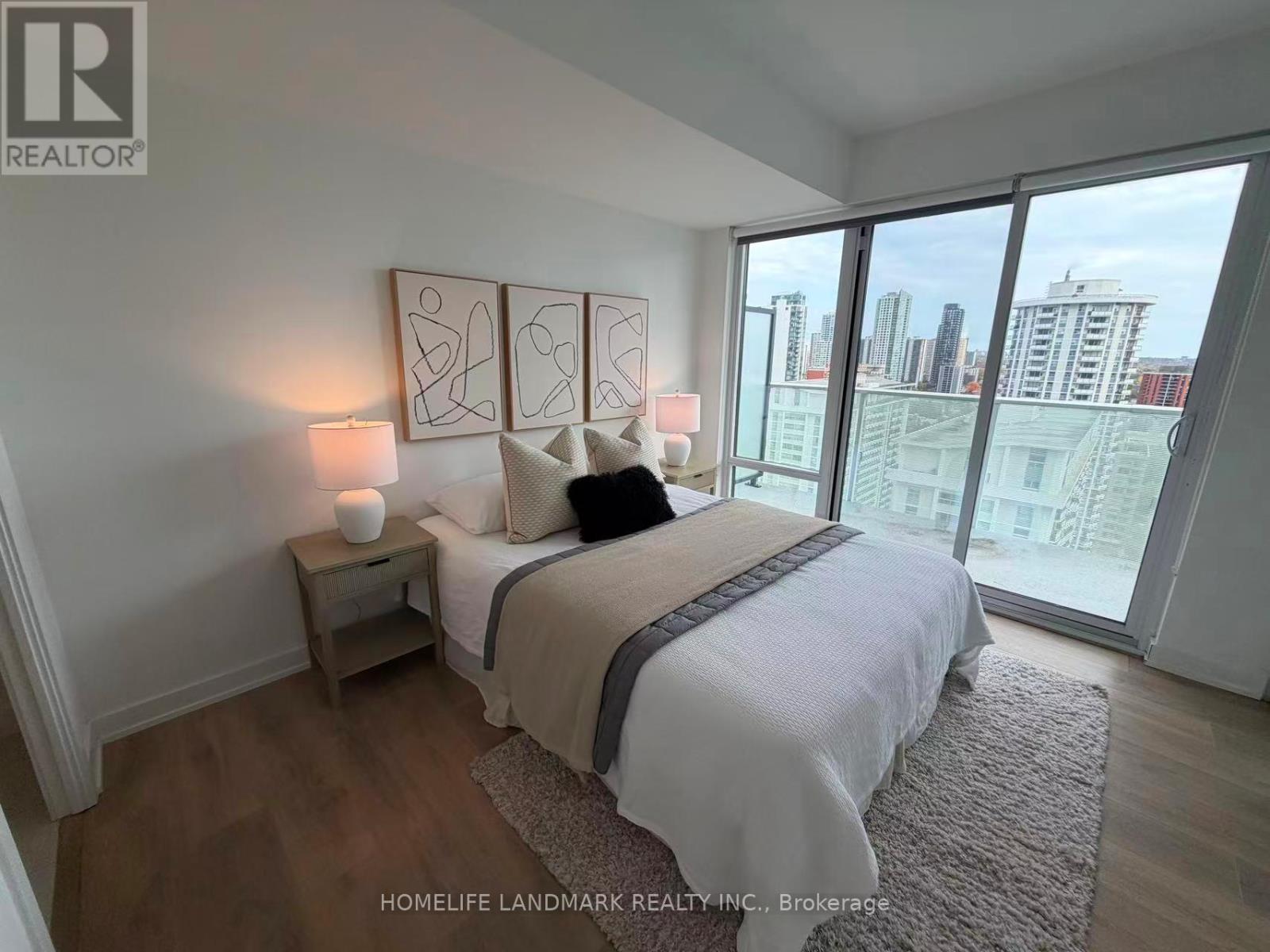 1909 - 501 YONGE STREET