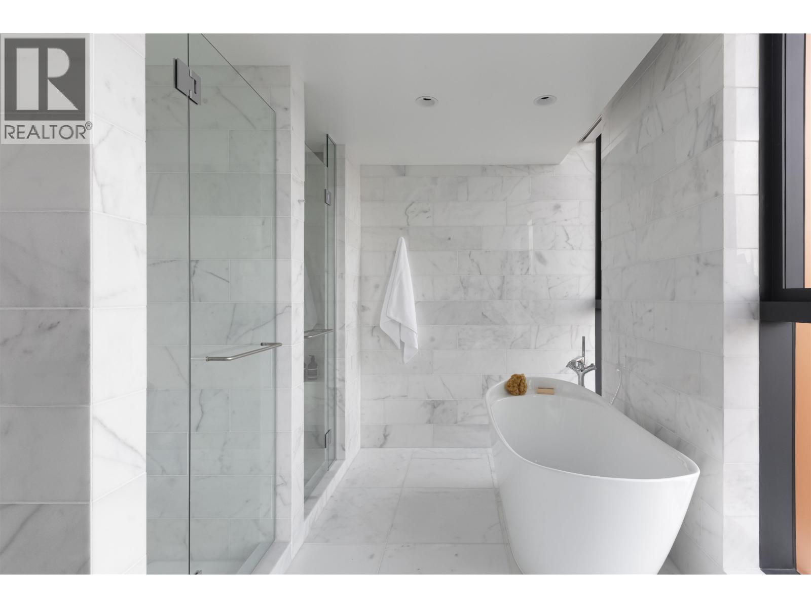 3301 1408 ROBSON STREET