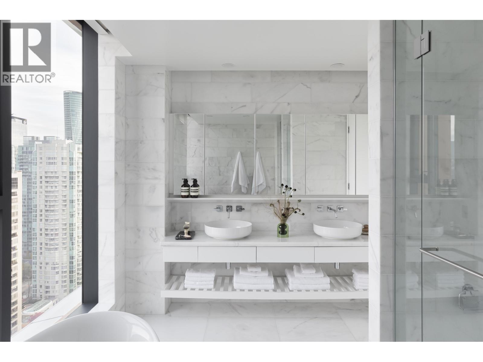 3301 1408 ROBSON STREET