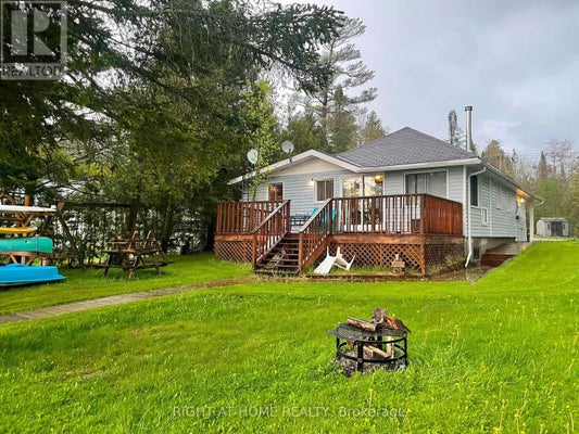 5470 Penetanguishene Rd, Springwater, ON 4
