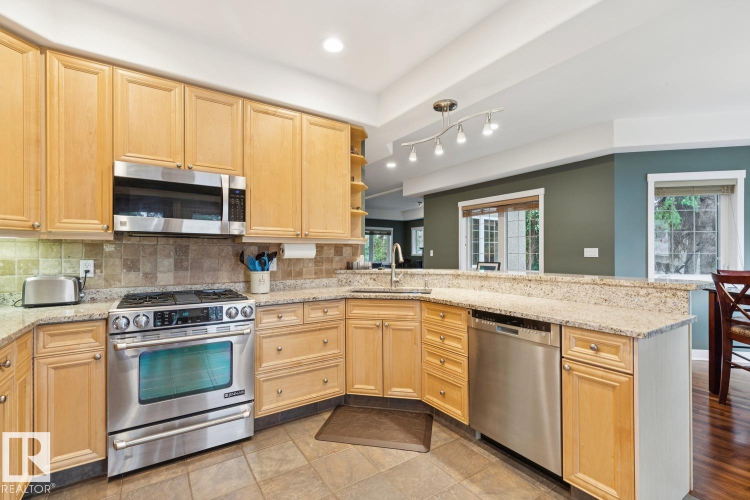 11030 122 ST NW