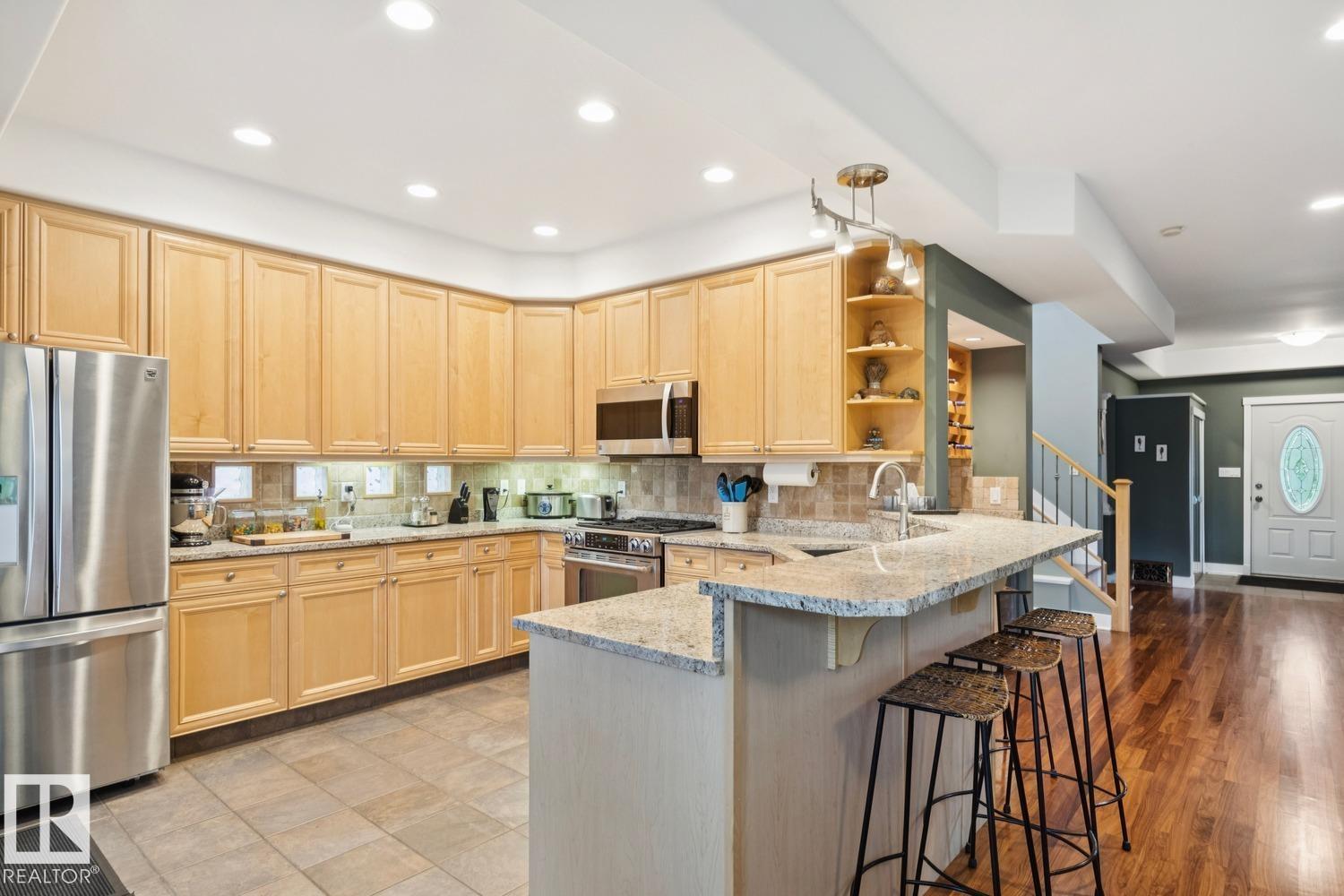 11030 122 ST NW