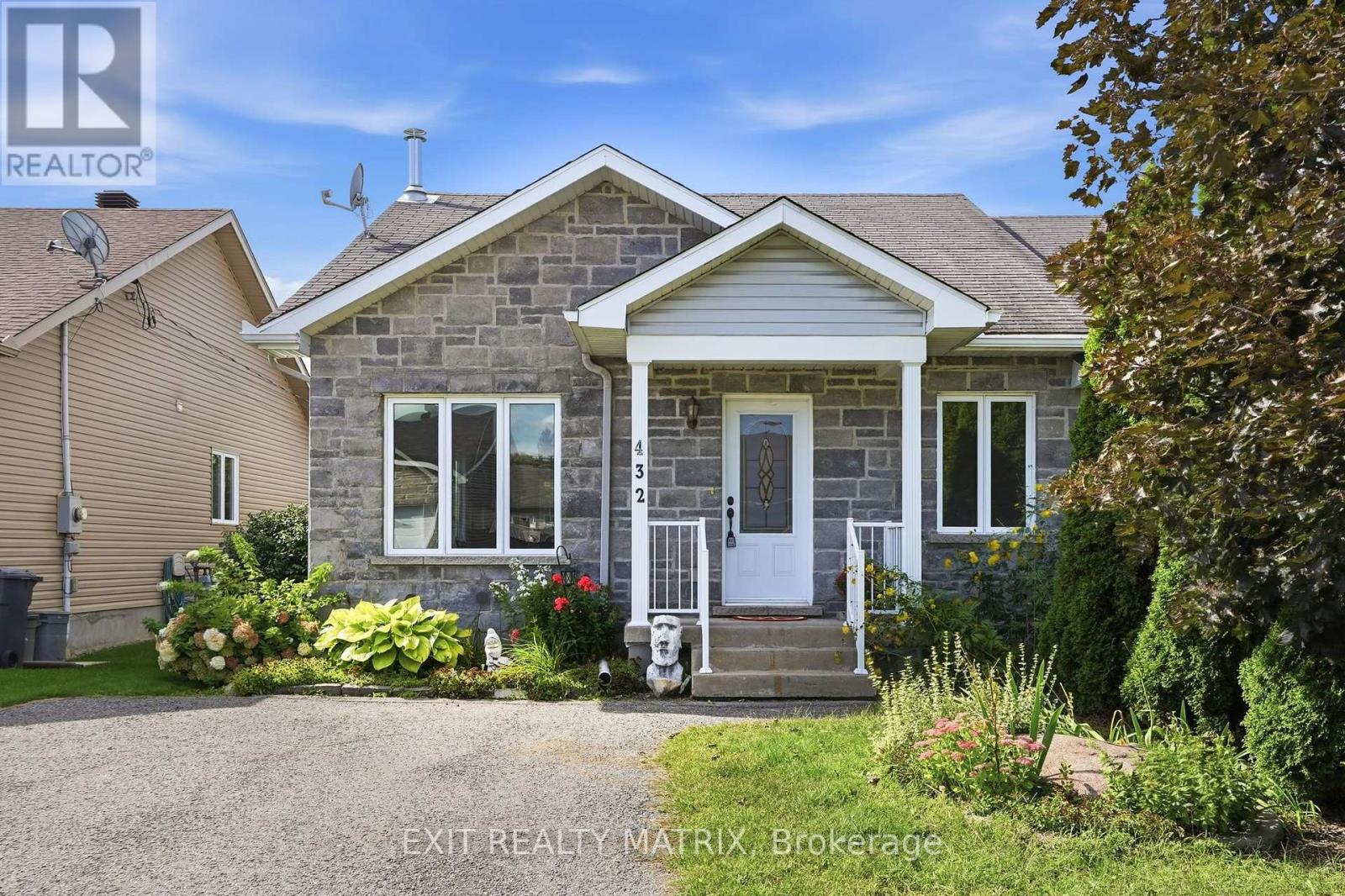 432 MARC-ANDRE STREET - Photo 2