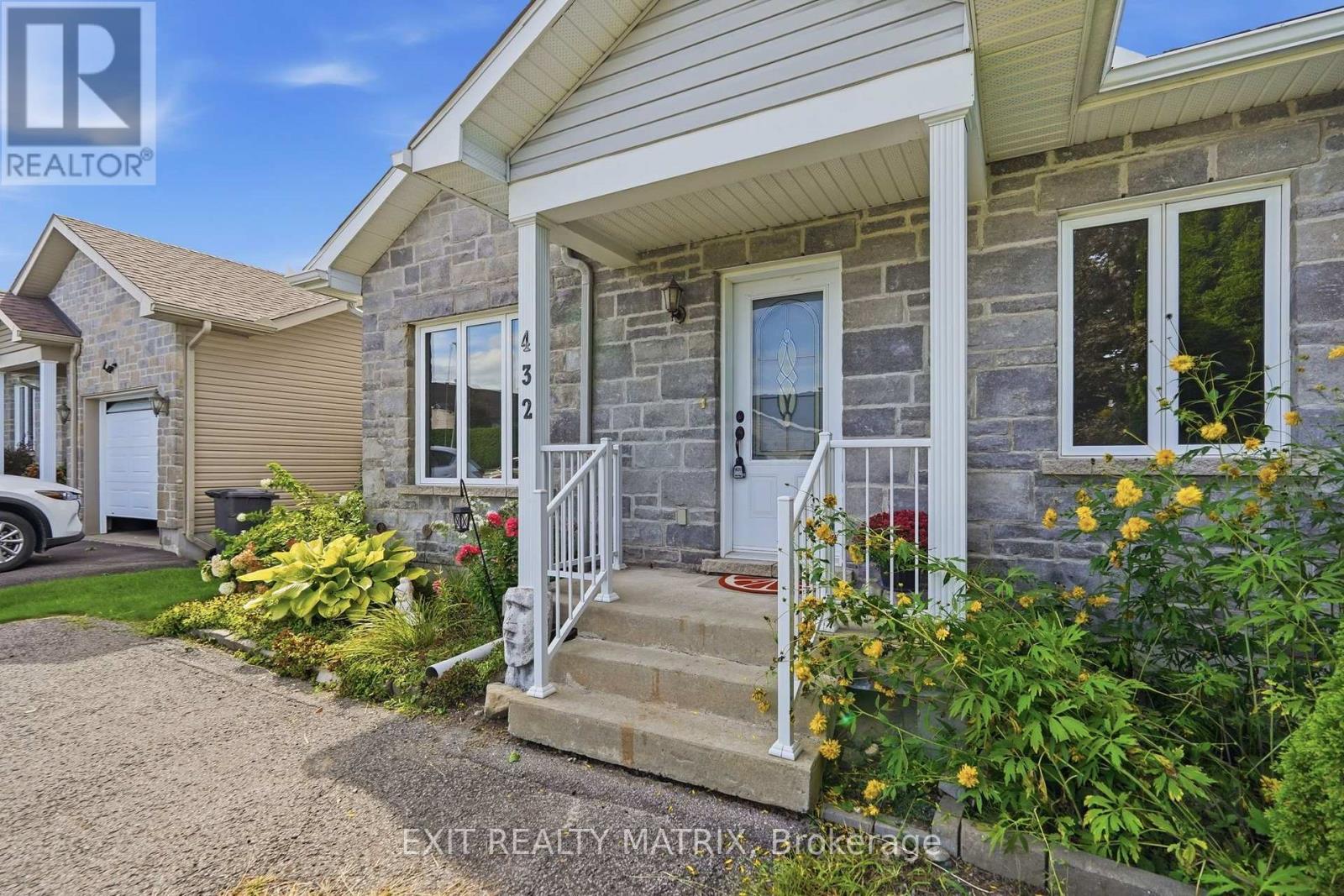 432 MARC-ANDRE STREET - Photo 3