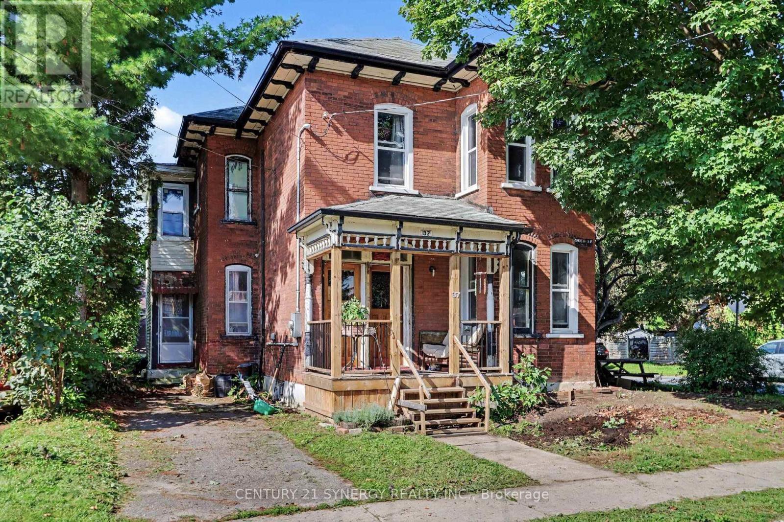 37 SMITHS FALLS AVENUE