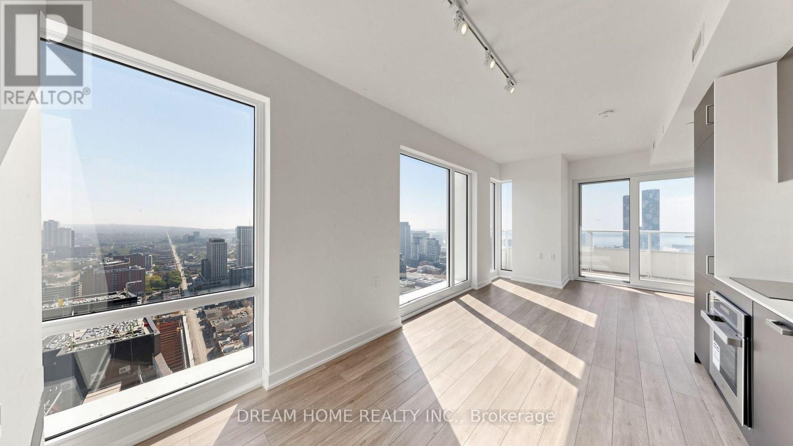 4303 - 88 QUEEN STREET E
