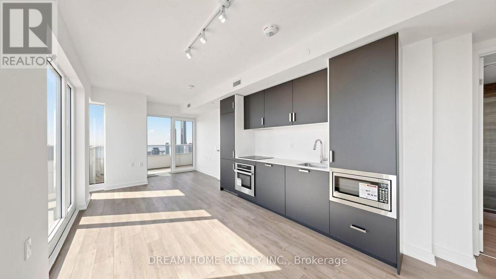 4303 - 88 QUEEN STREET E
