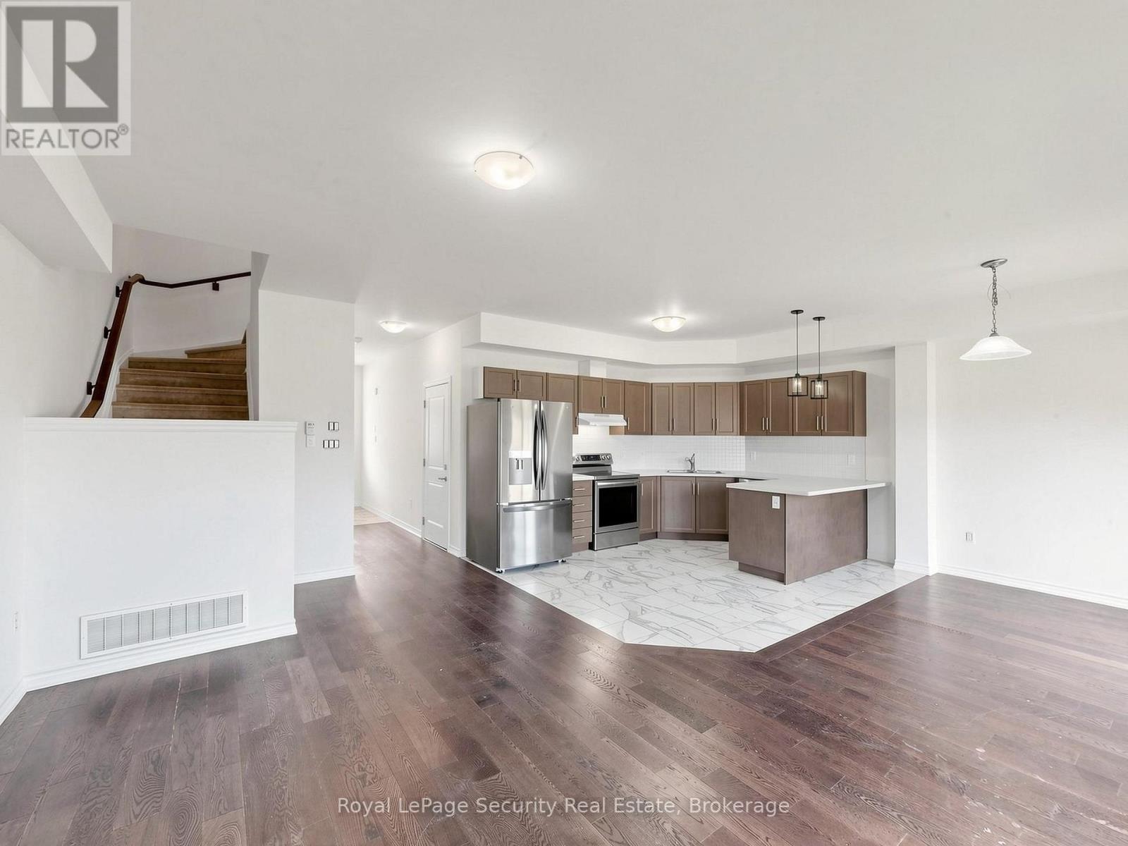 31 - 103 ADDISON STREET
