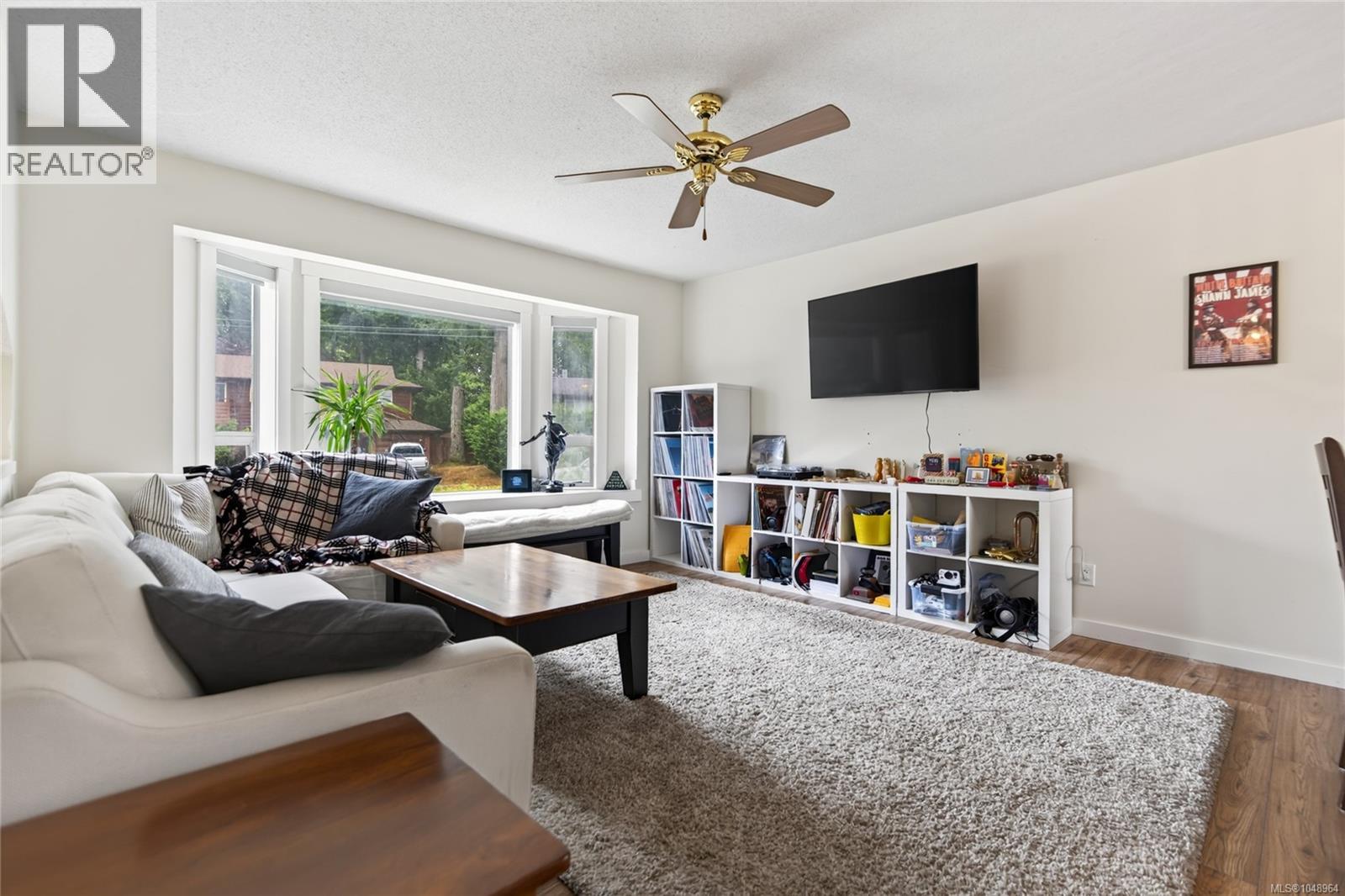 1561 Embleton Cres