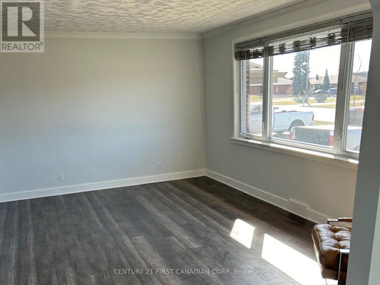 33374 Richmond St, Lucan Biddulph (Lucan), ON 4