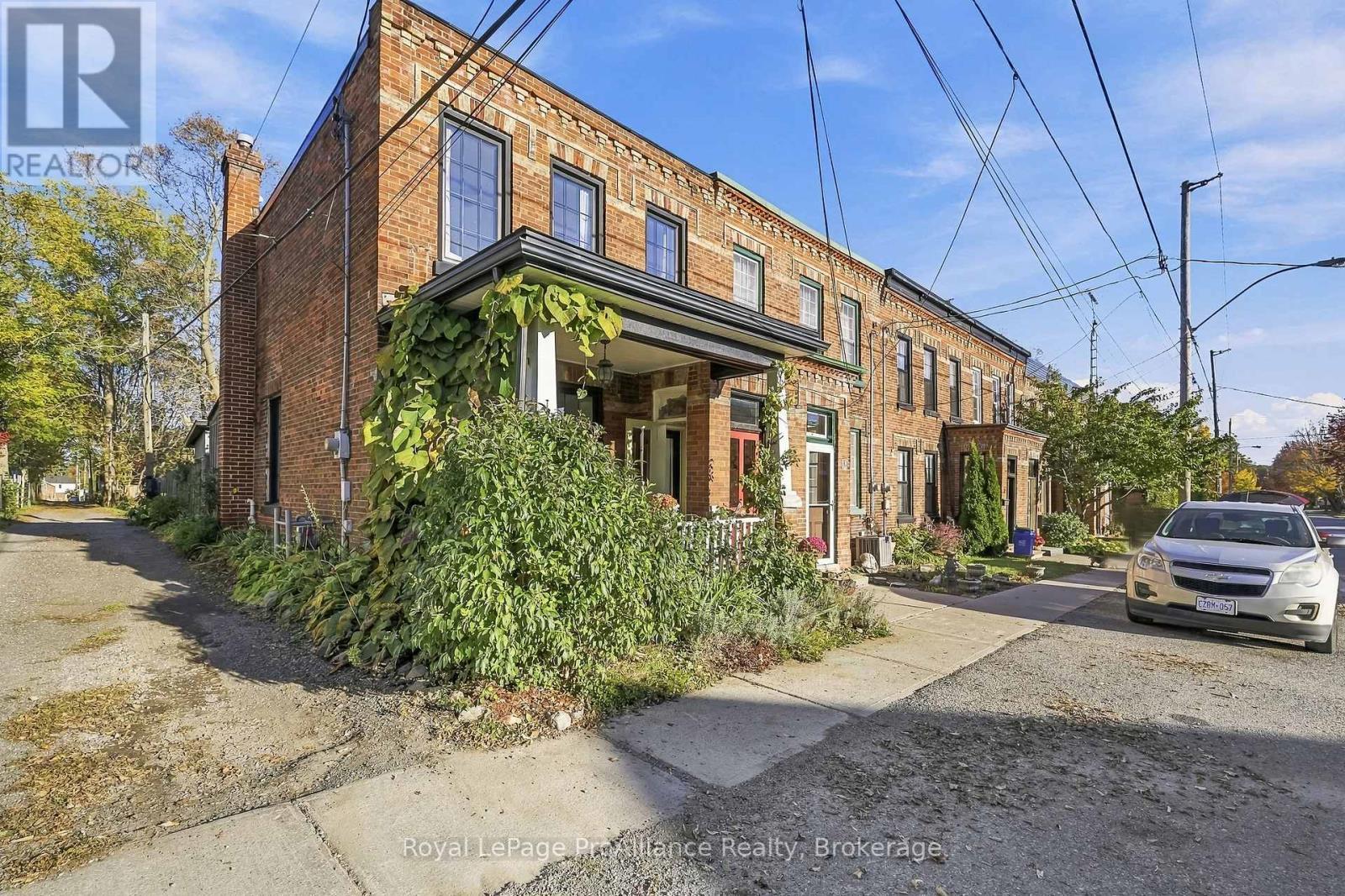 15 BRAMLEY STREET N