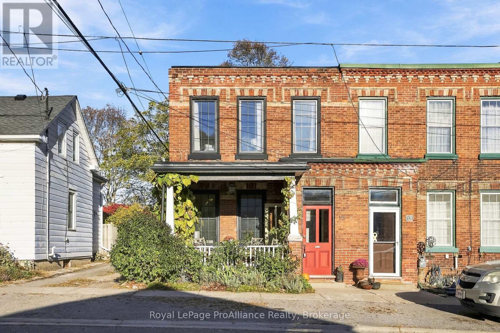 15 BRAMLEY STREET N