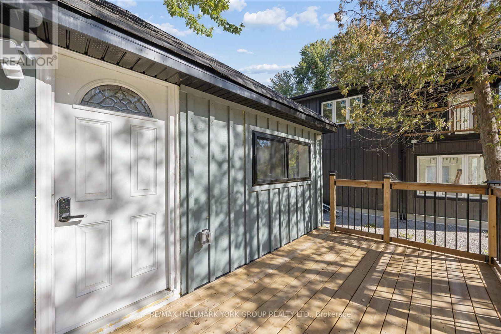 2511 TALBOT LANE