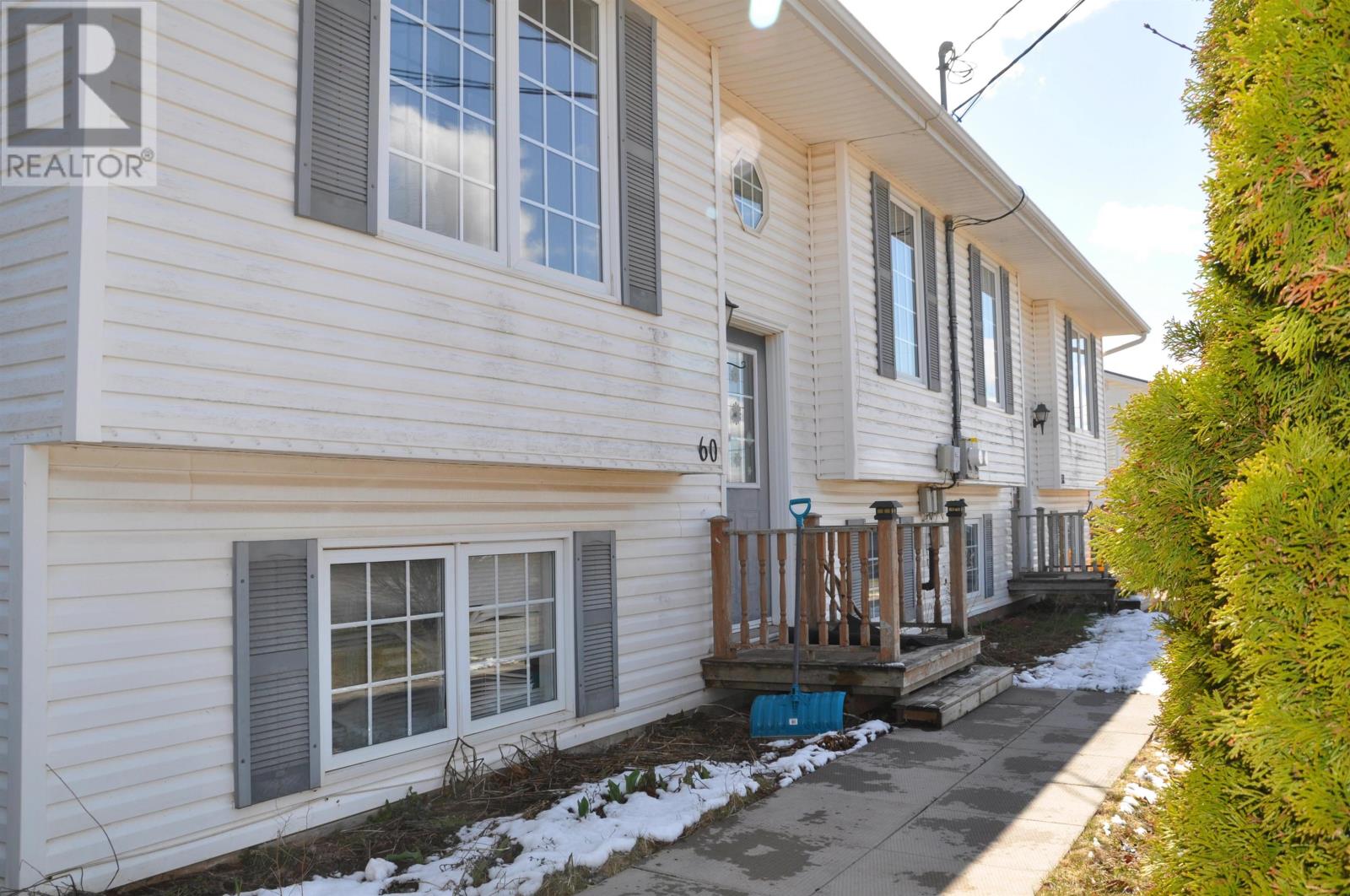 58-60 LOWTHER Drive - Photo 3
