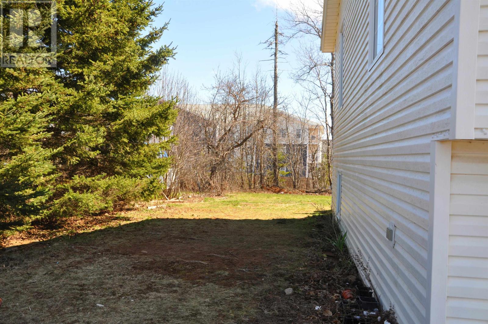 58-60 LOWTHER Drive - Photo 4