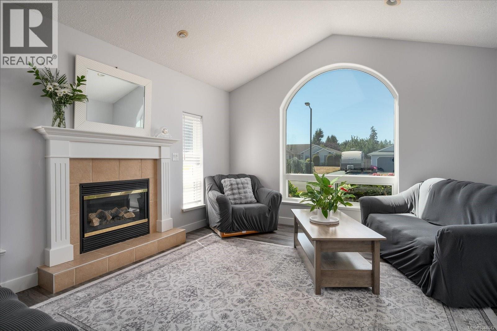 1041 Tara Cres