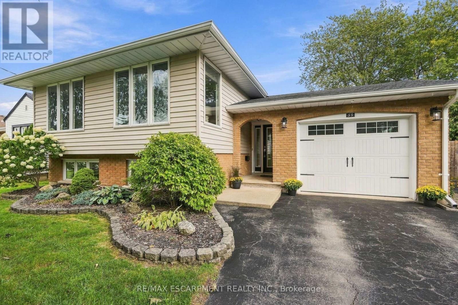 39 ROSEMOUNT AVENUE