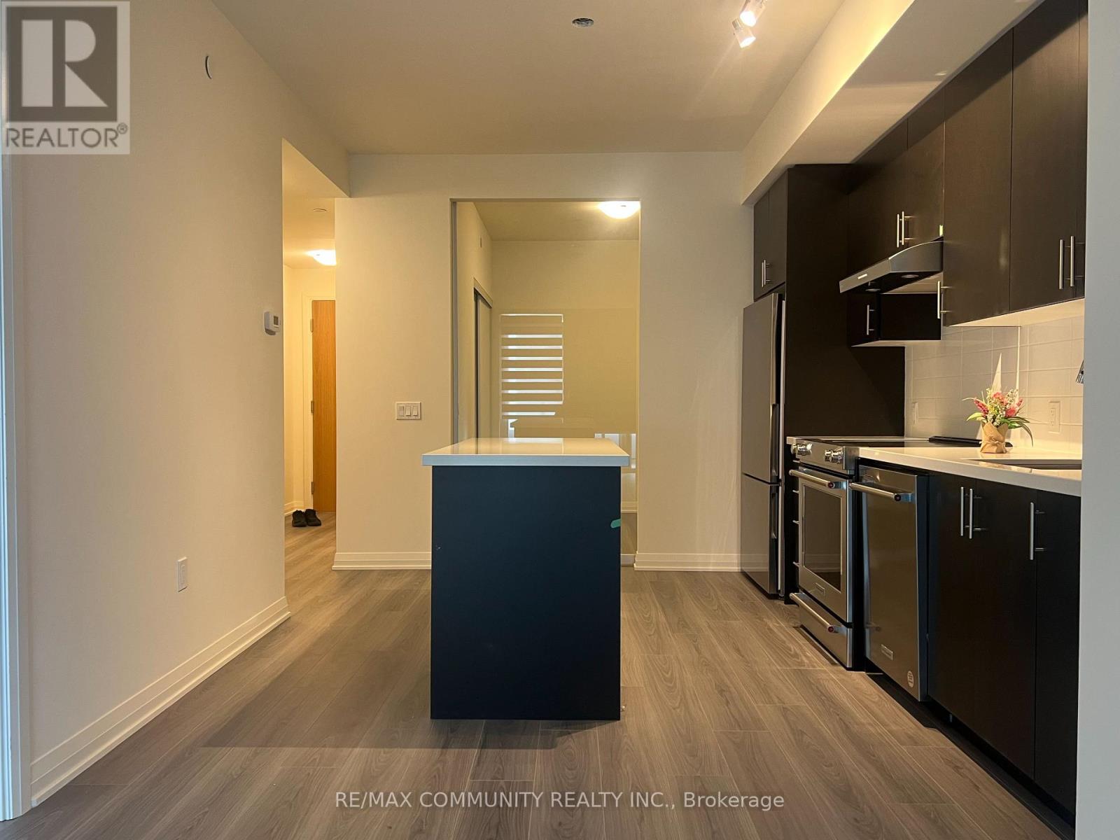 302 - 8960 JANE STREET