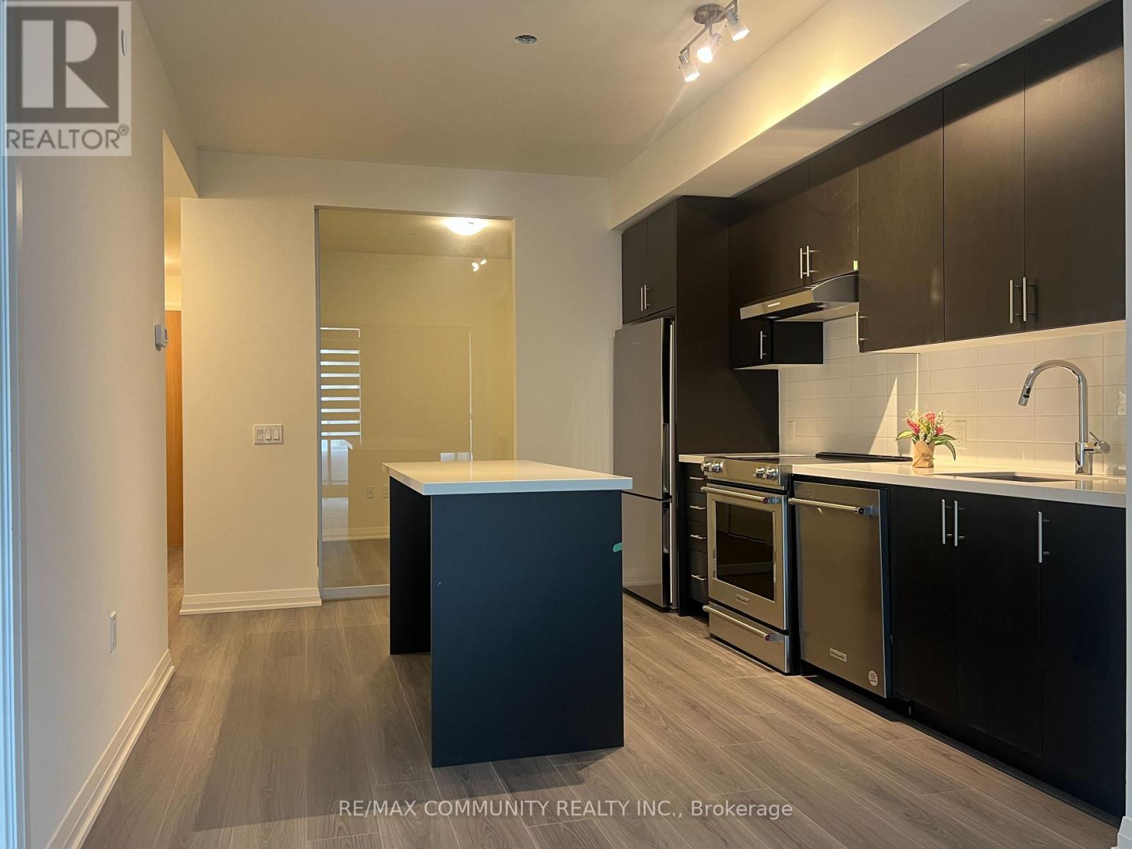 302 - 8960 JANE STREET