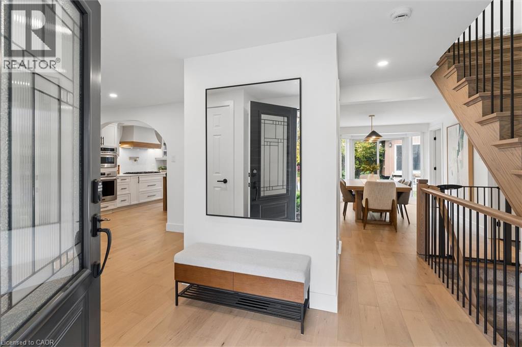 128 SUNPOINT Crescent