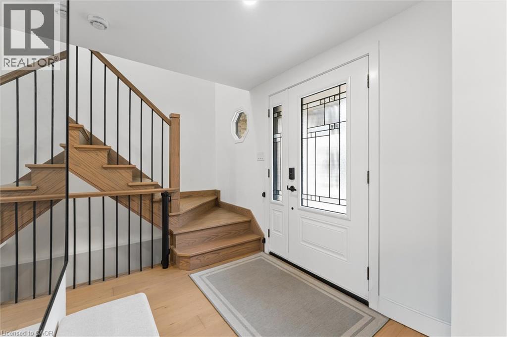 128 SUNPOINT Crescent