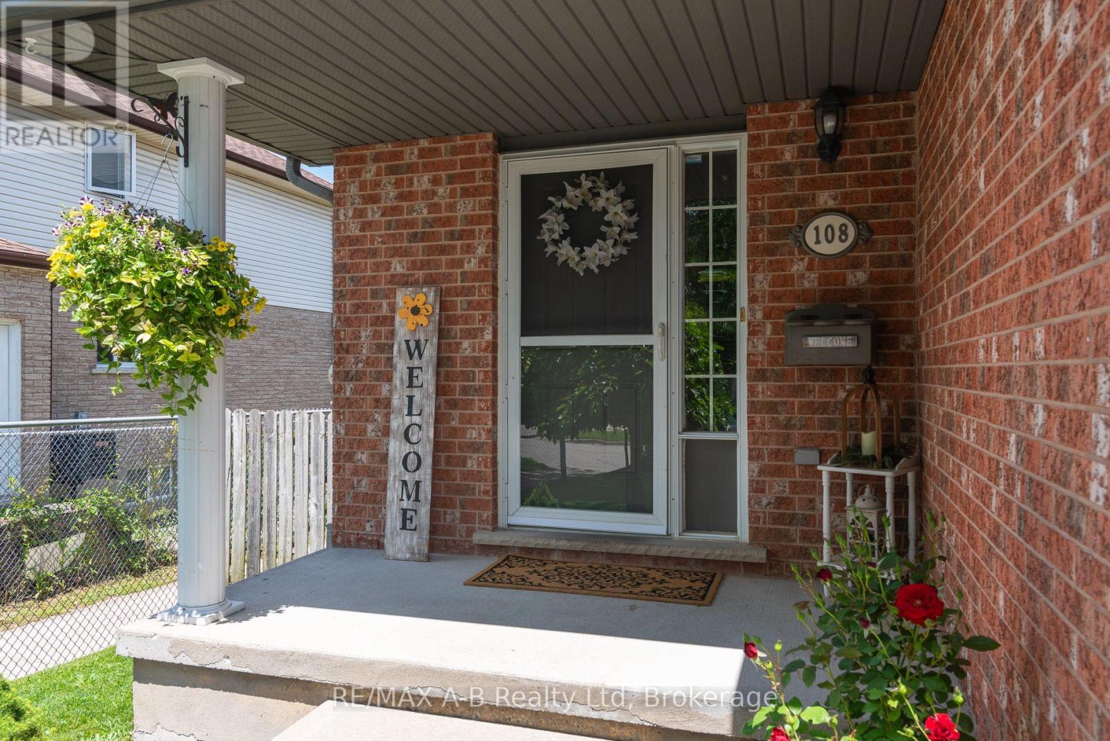108 WALSH CRESCENT