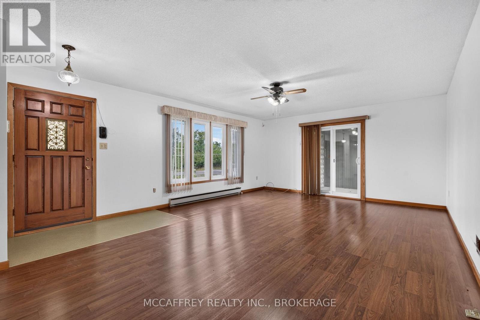 2572 COUNTY RD 1 E