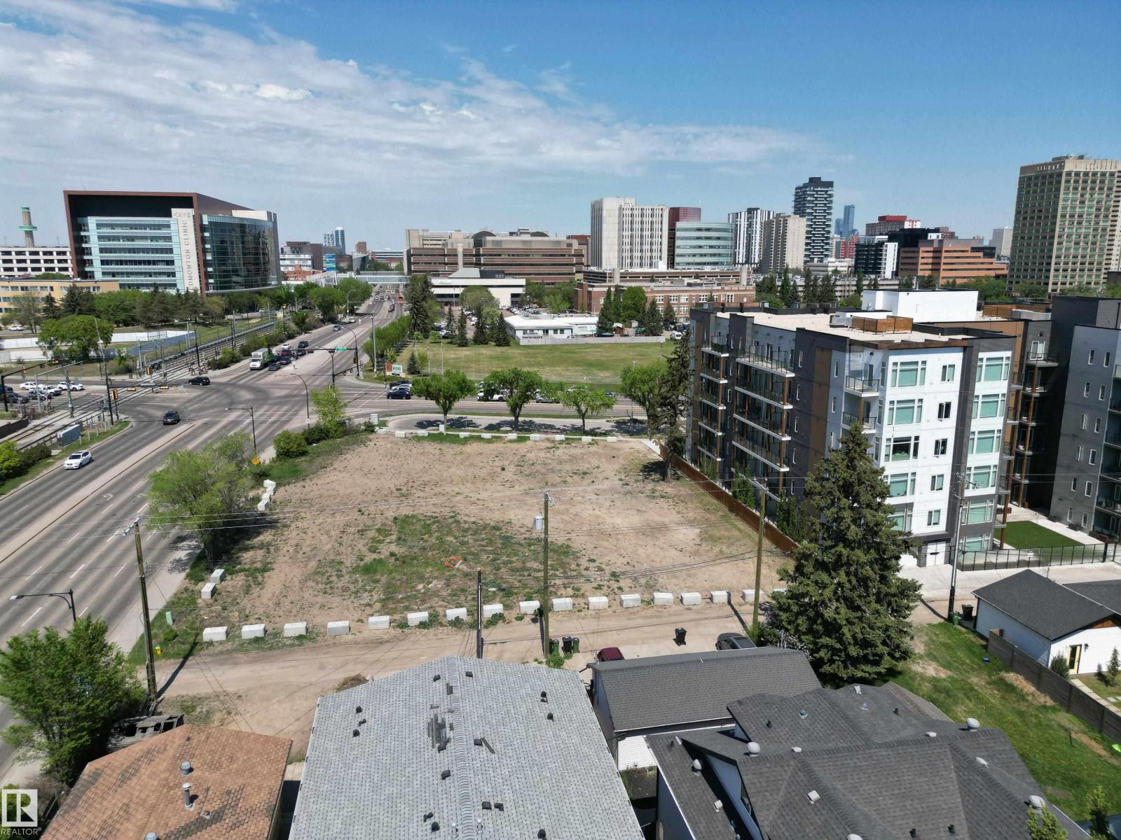 7915 114 ST NW NW