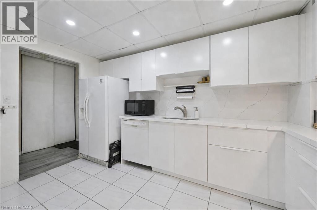 155 HILLCREST Avenue Unit# 302