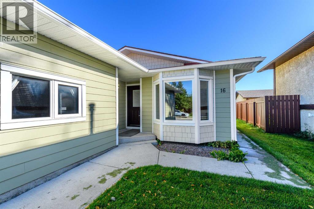 16 DEERSAXON Circle SE