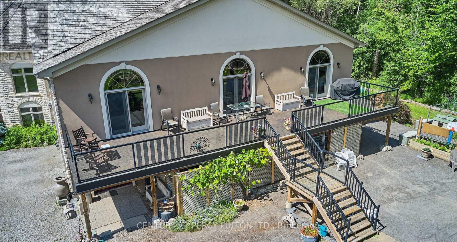 2733 TAUNTON ROAD