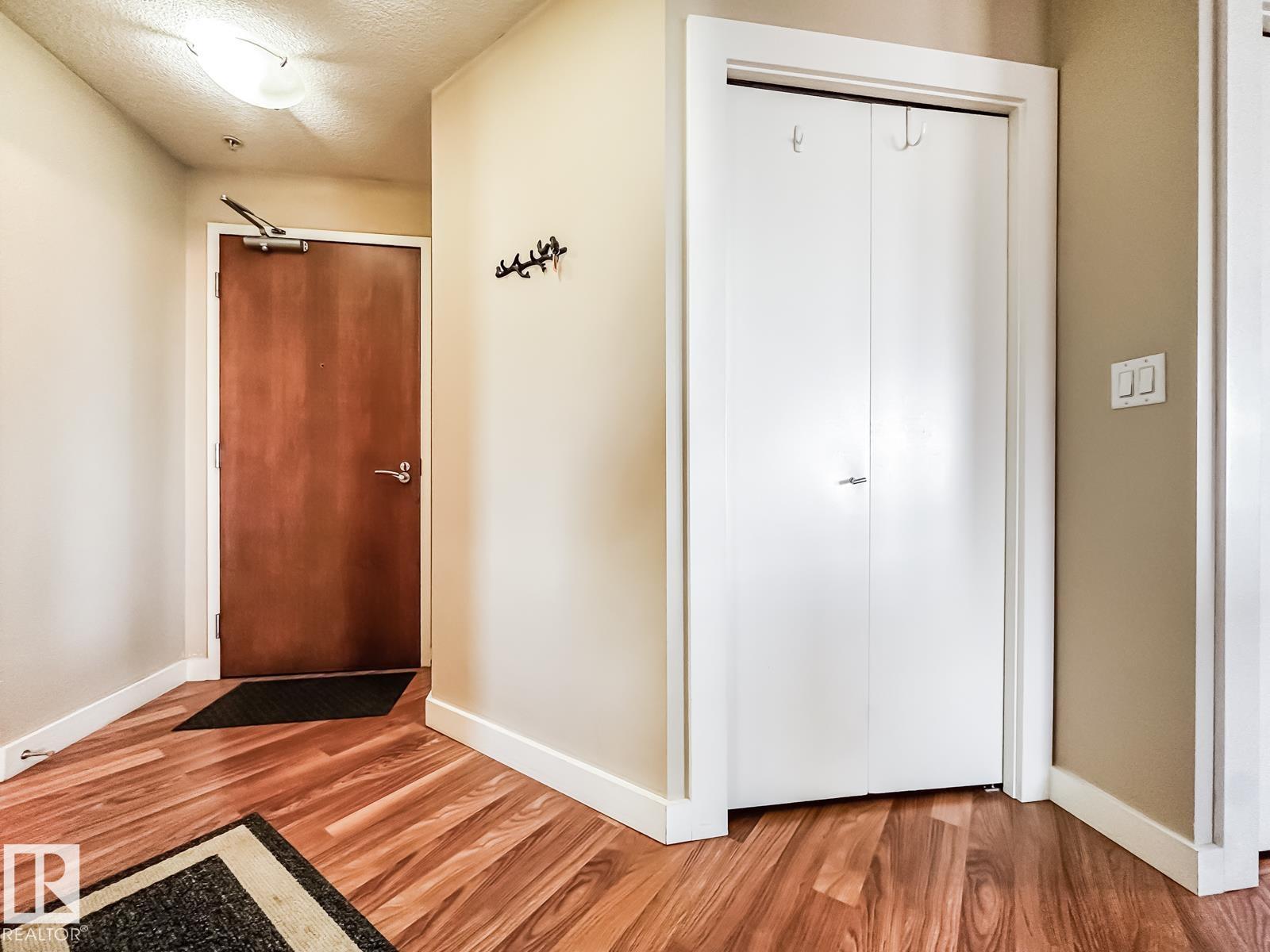#1901 10136 104 ST NW