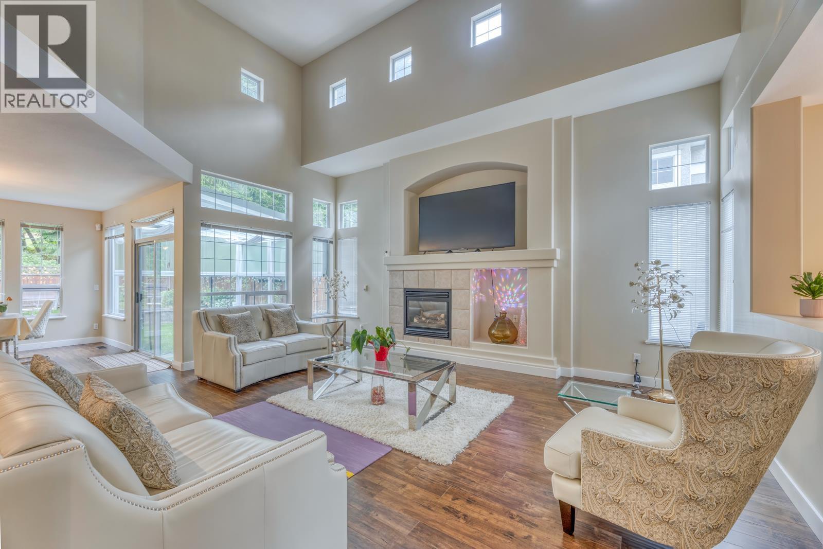 2015 PARKWAY BOULEVARD