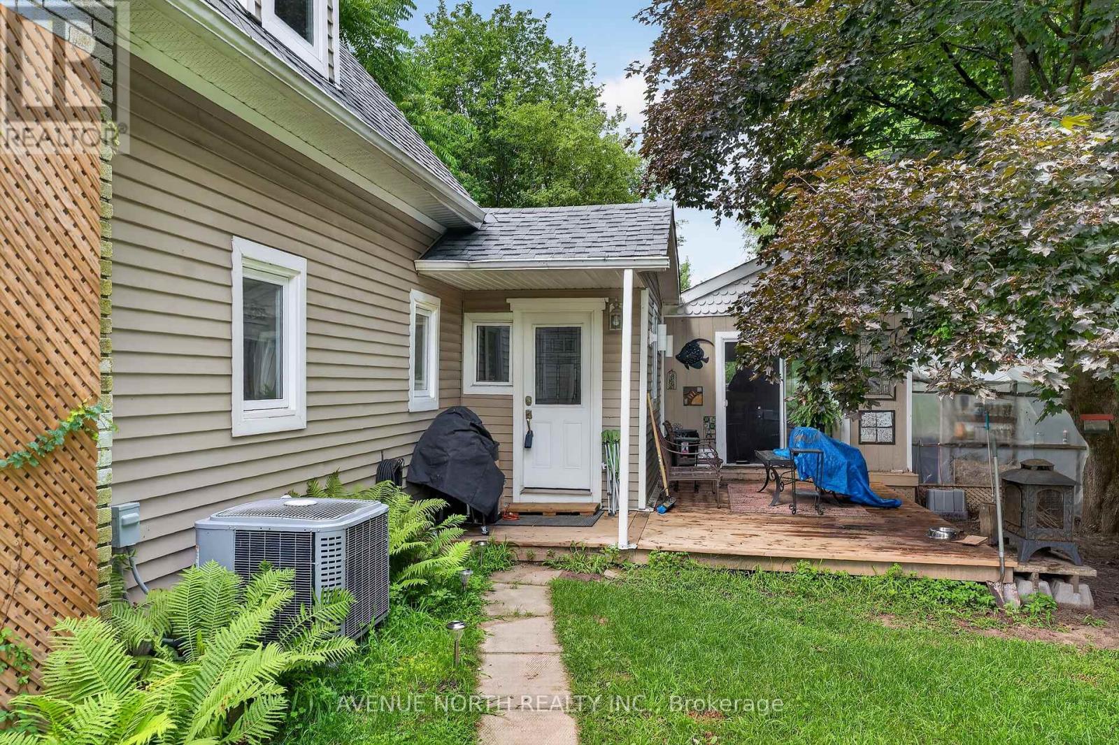 2943 OLD MONTREAL ROAD