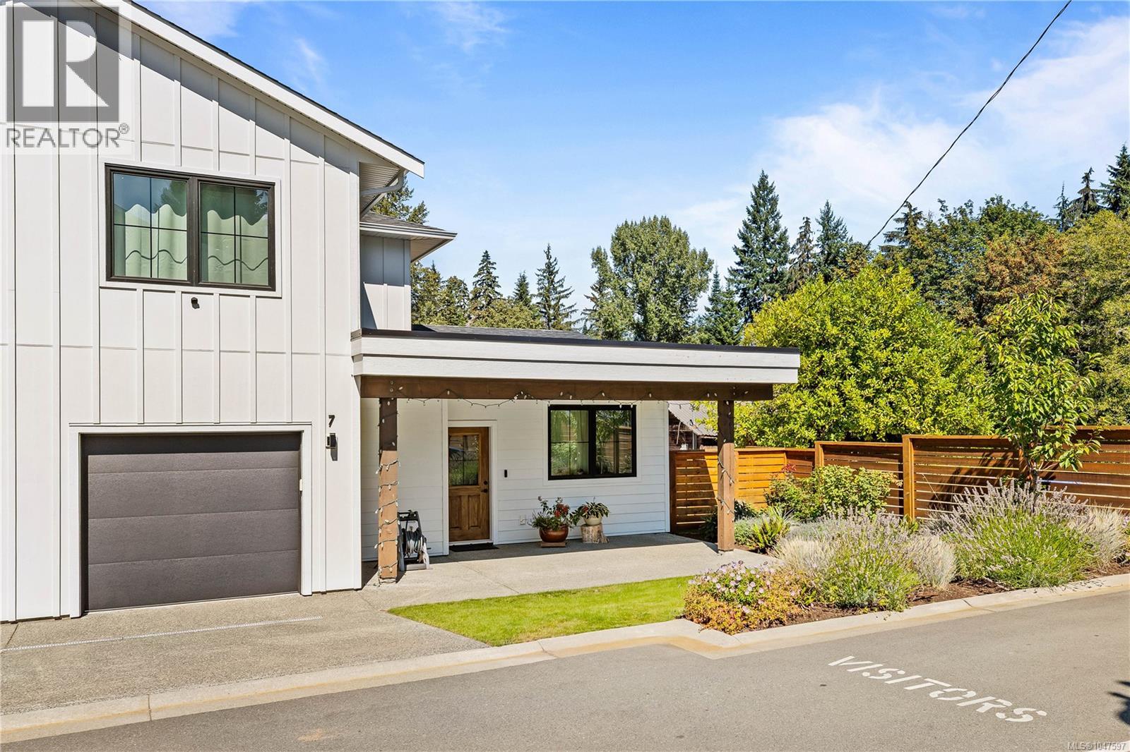 7 1090 Evergreen Rd