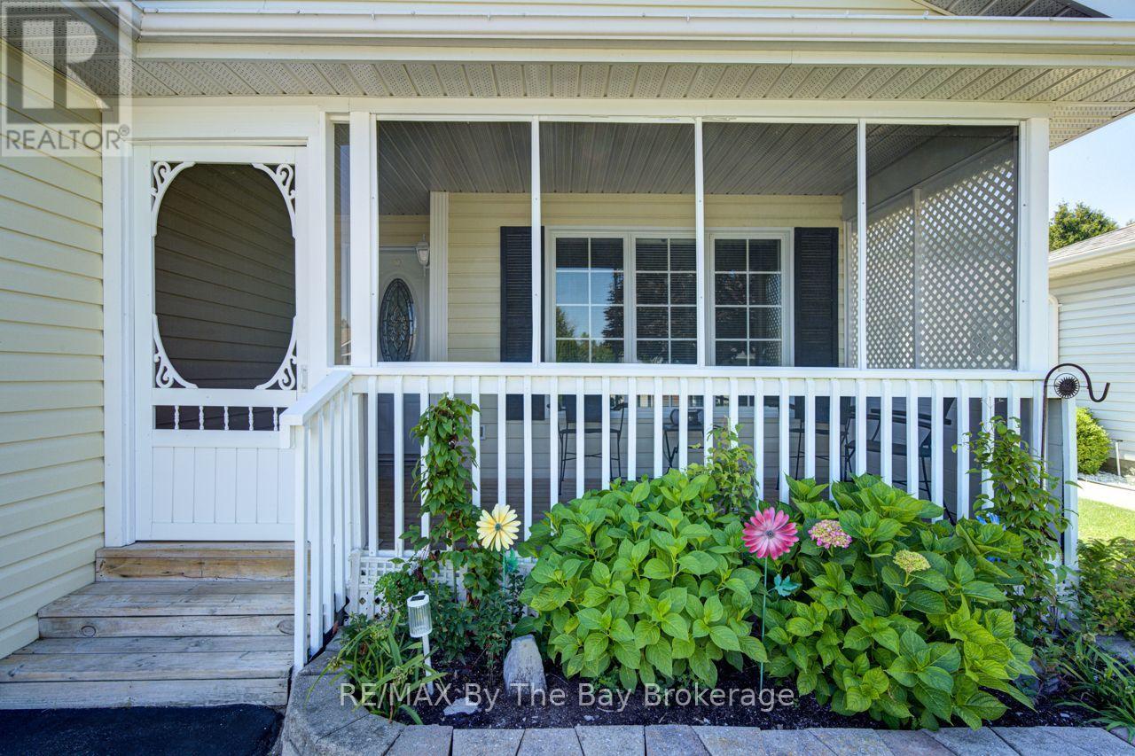 6 ILLINOIS CRESCENT