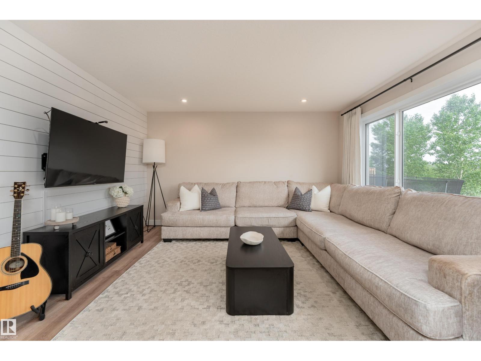 584 MEADOWVIEW DR